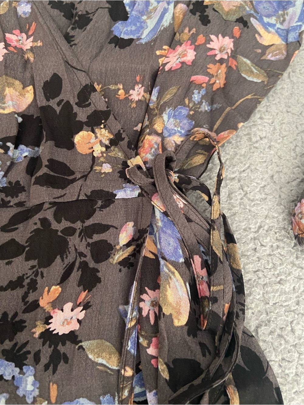 LOVESTITCH FLORAL TIE WAIST BLOUSE SIZE MEDIUM - Picture 6 of 9